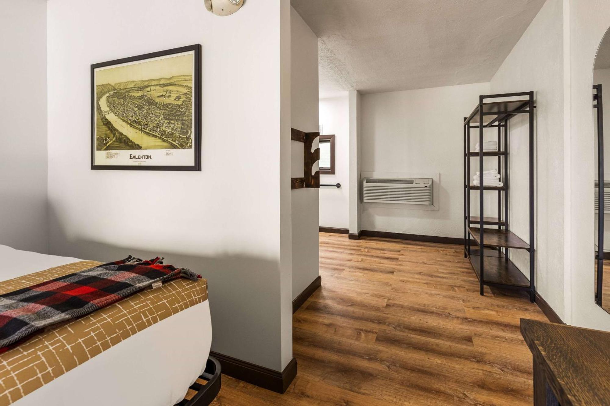 Travelodge By Wyndham Emlenton エクステリア 写真
