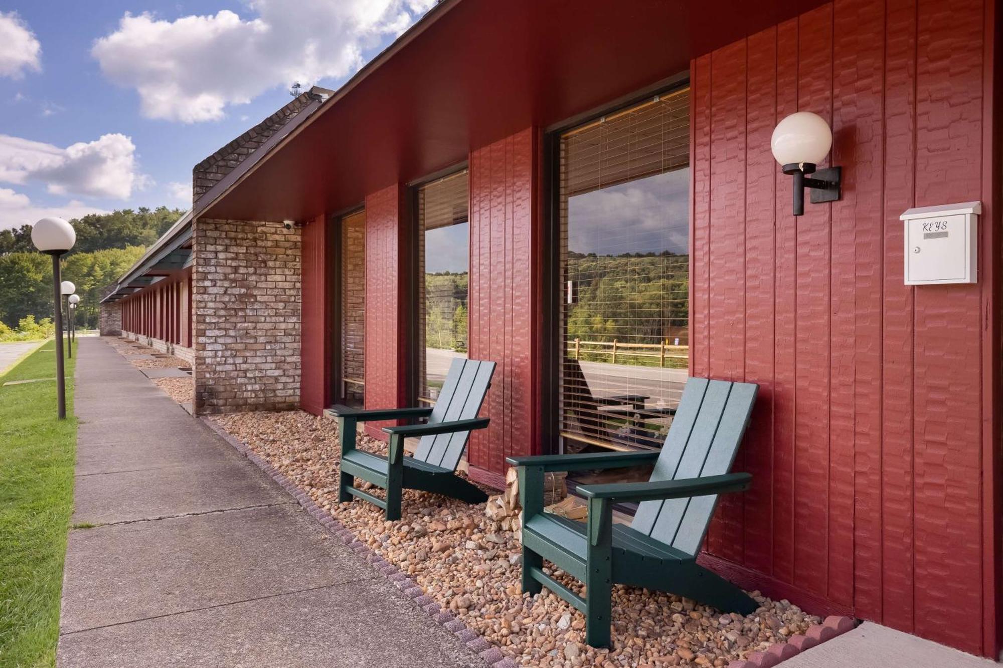 Travelodge By Wyndham Emlenton エクステリア 写真